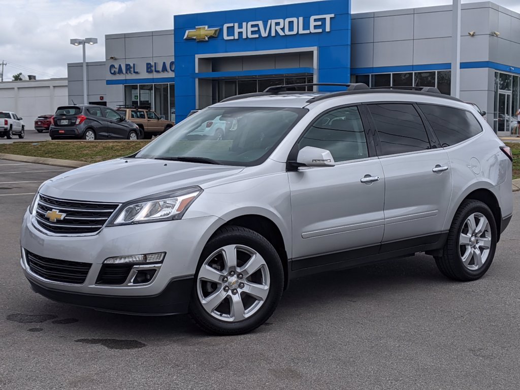 Pre-Owned 2017 Chevrolet Traverse LT FWD SUVs