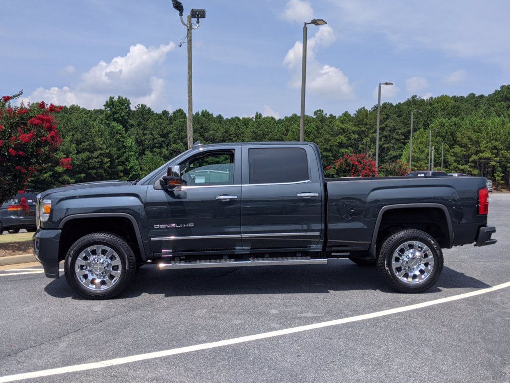 Pre-Owned 2019 GMC Sierra 2500HD Denali 4WD